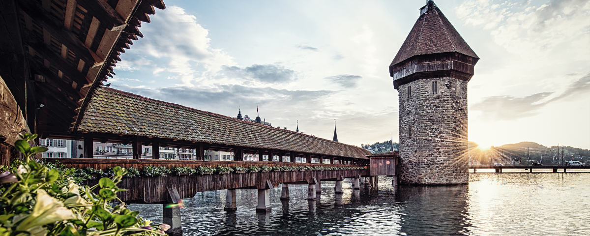 Kapellbrücke in Luzern im Sommer