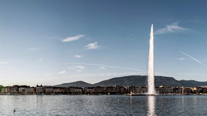 Der Springbrunnen Jet d'Eau in Genf