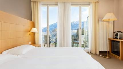 Hotel Garni Du Lac room with mountain view