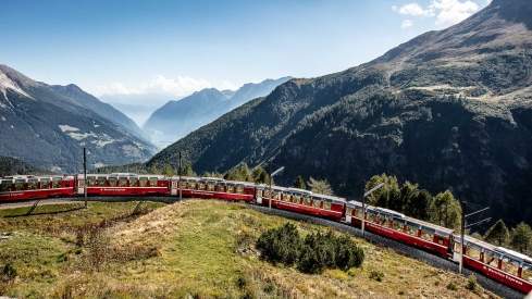Bernina Express in Alp Grüm