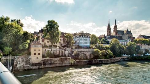 Basel Wettsteinbrücke und der Rhein