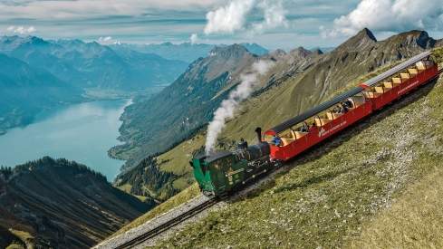 Aussicht vom Brienzer Rothorn im Sommer