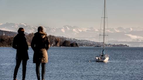 Lake Zurich with people in winter